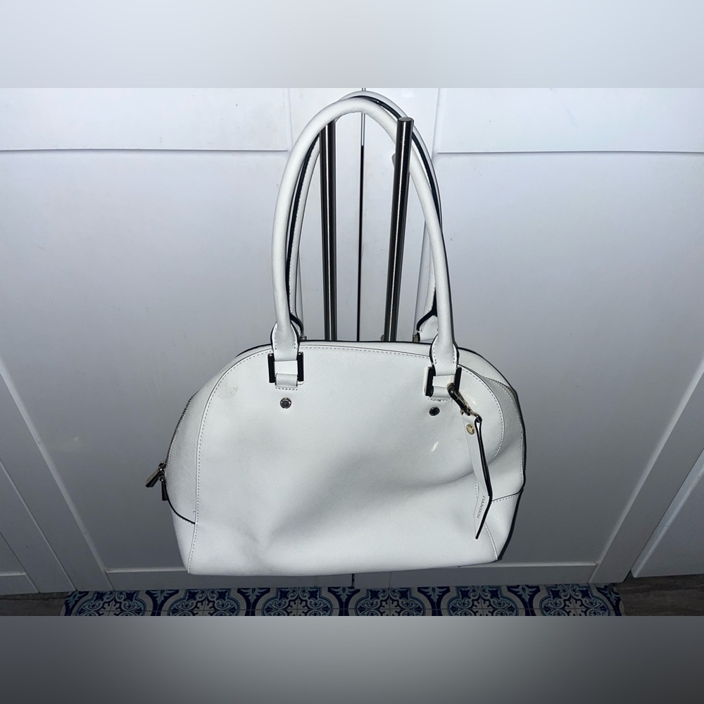 EUC Danier white Leather Tote